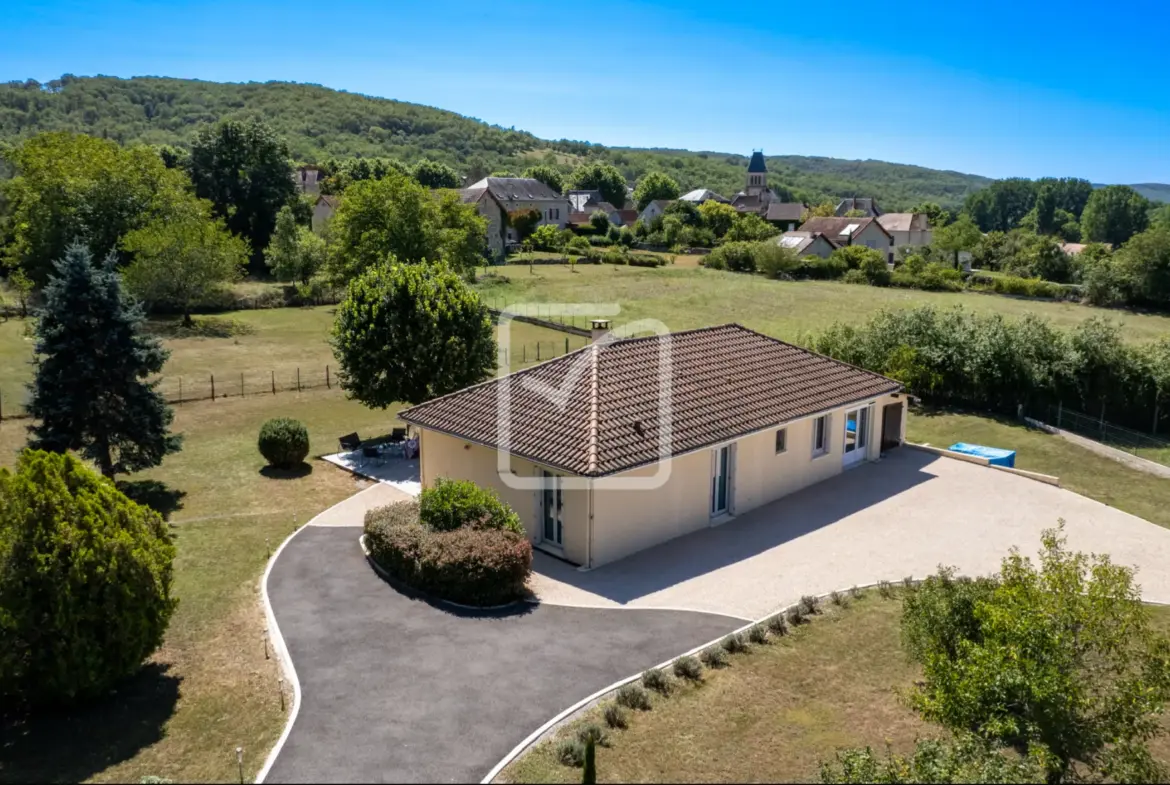 Maison de plain-pied rénovée à Saint-Germain-du-Bel-Air - 103 m² 