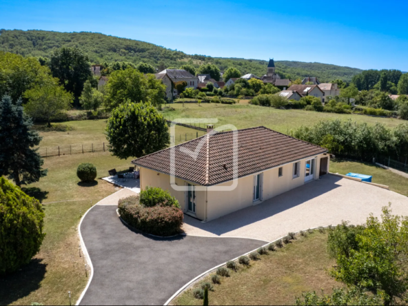 Maison de plain-pied rénovée à Saint-Germain-du-Bel-Air - 103 m²