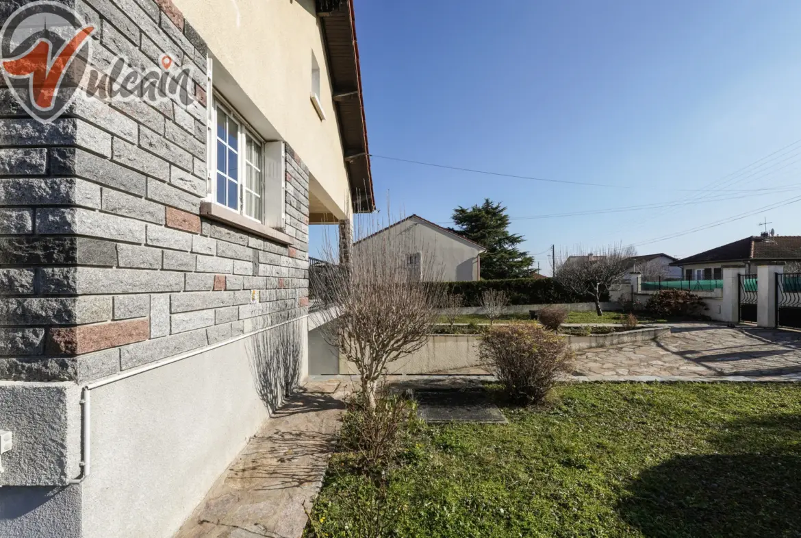 Pavillon au calme sur 600 m² à Pont du Château 