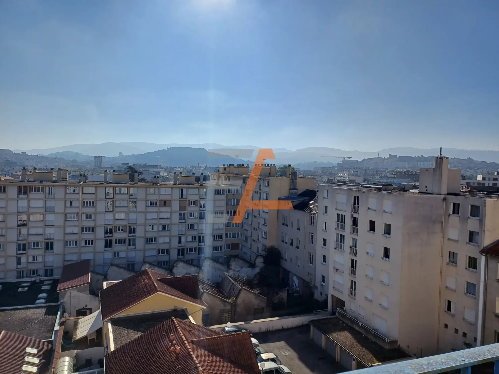 T4 bis dernier étage avec balcon et garage à Saint-Étienne 