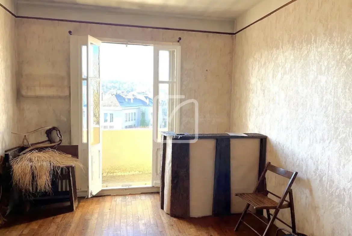 Appartement atypique avec vue dégagée à Brive-la-Gaillarde 