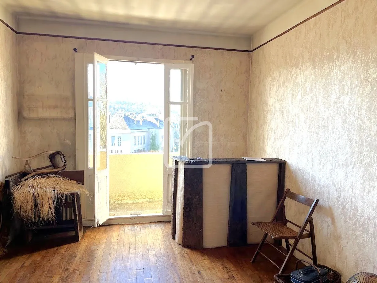 Appartement atypique avec vue dégagée à Brive-la-Gaillarde 