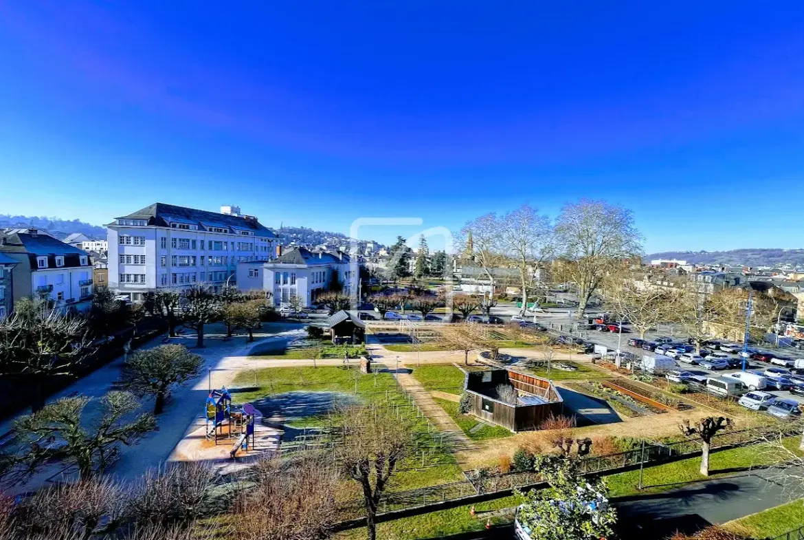 Appartement atypique avec vue dégagée à Brive-la-Gaillarde 