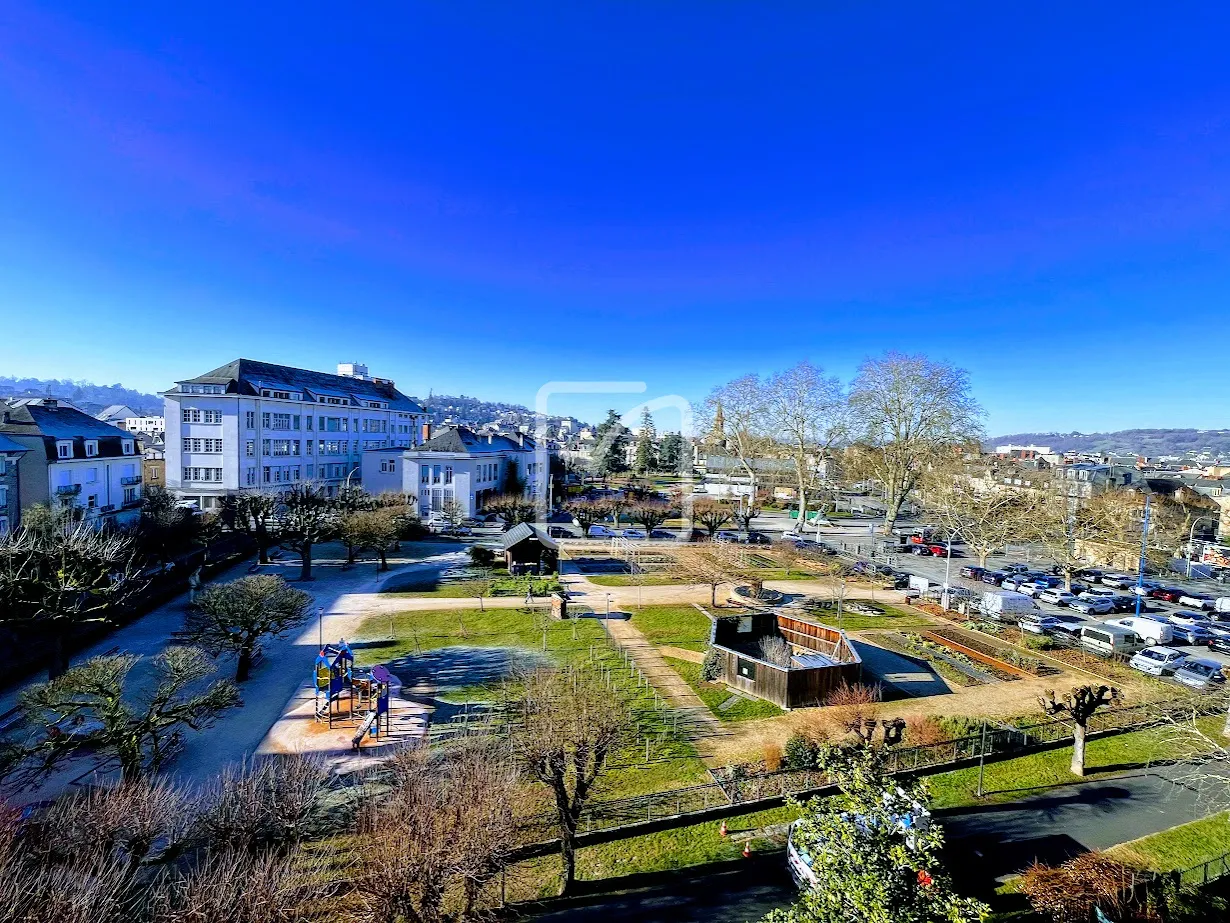 Appartement atypique avec vue dégagée à Brive-la-Gaillarde 