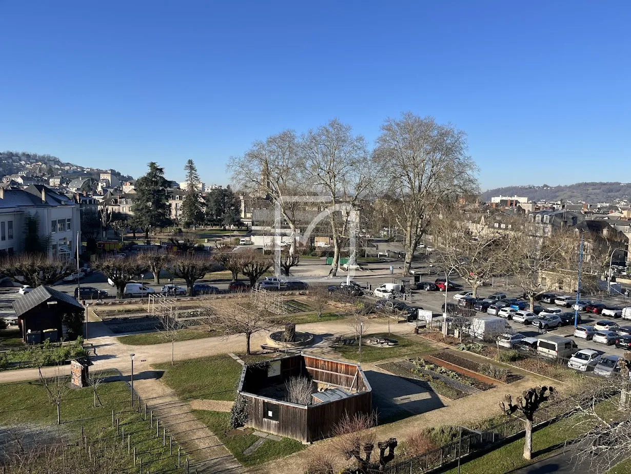 Appartement atypique avec vue dégagée à Brive-la-Gaillarde 