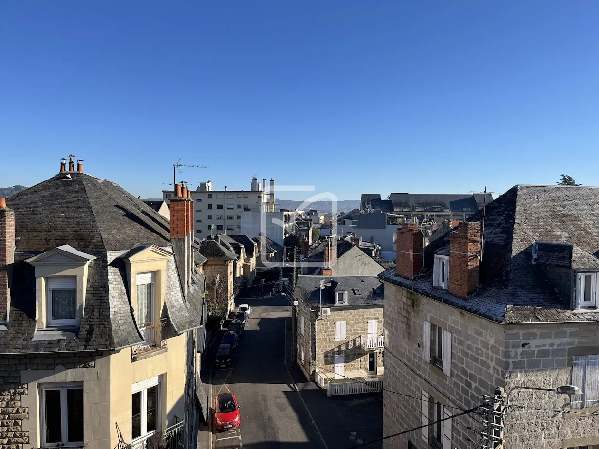 Appartement atypique avec vue dégagée à Brive-la-Gaillarde 