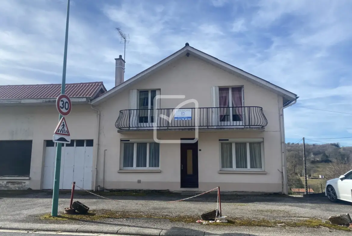 Maison Familiale à Latronquière avec 5 Chambres 