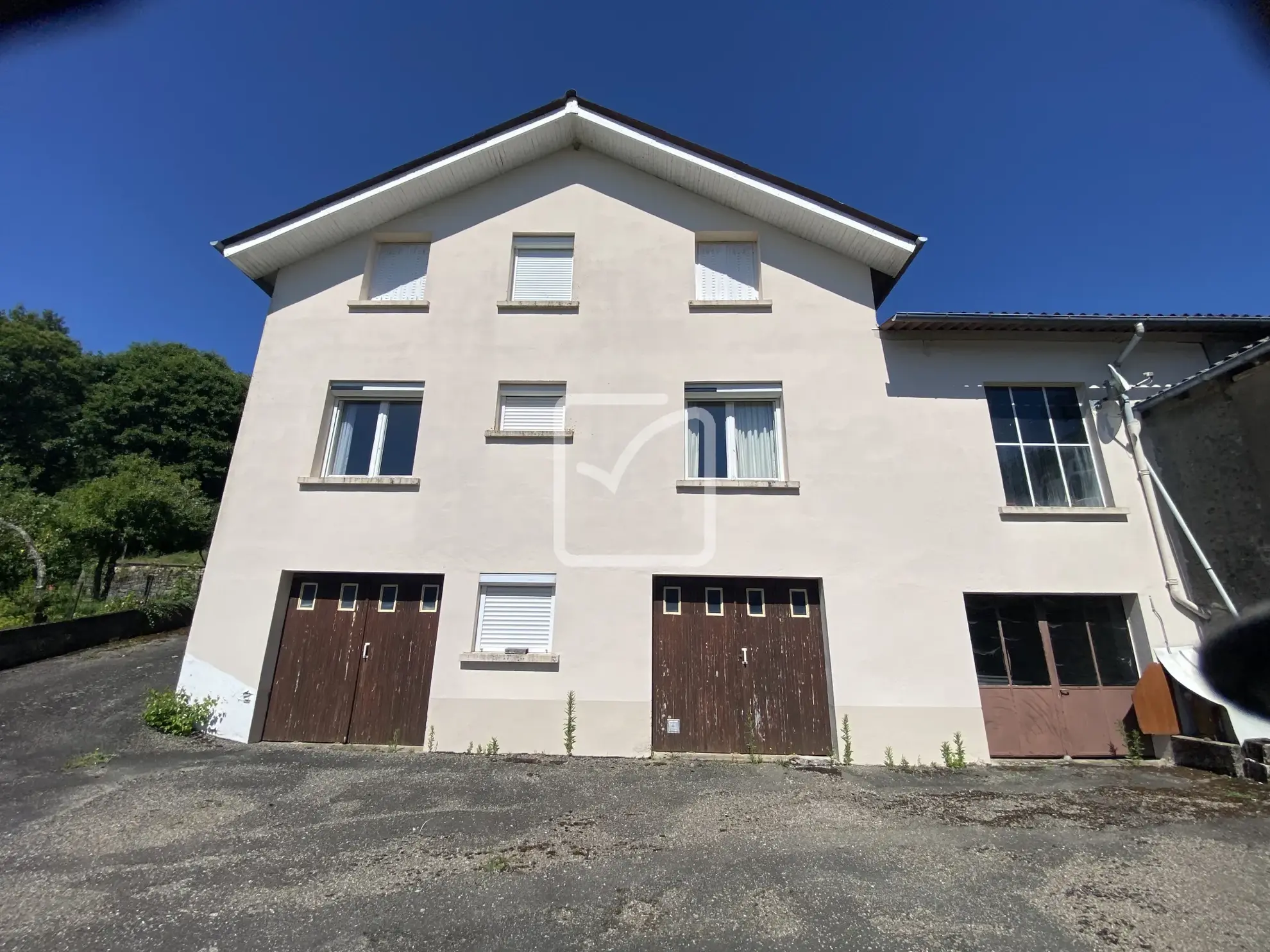 Maison Familiale à Latronquière avec 5 Chambres 