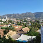 T3 rénové avec balcon à Lamalgue - Vue sur le Mont Faron