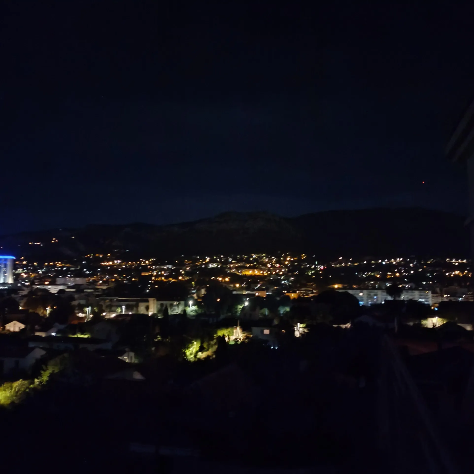 T3 rénové avec balcon à Lamalgue - Vue sur le Mont Faron 