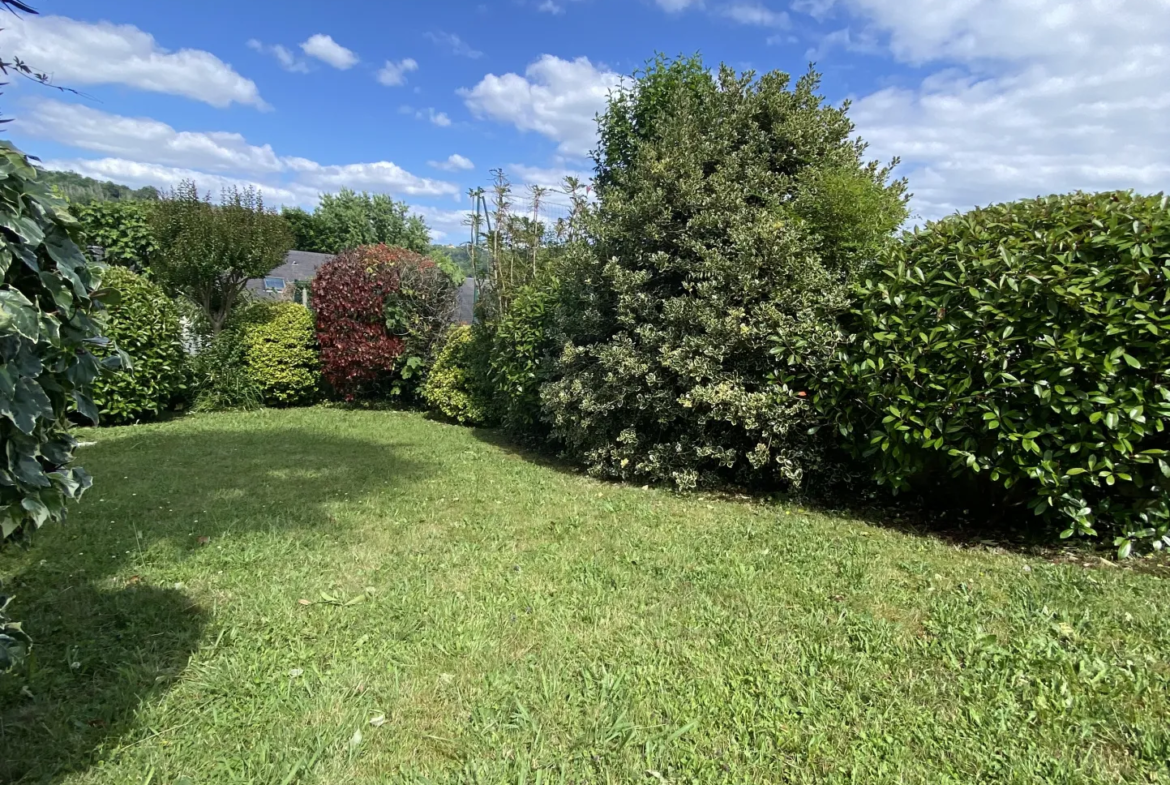 Maison T5 à vendre à Monein-Centre avec jardin et vue Pyrénées 