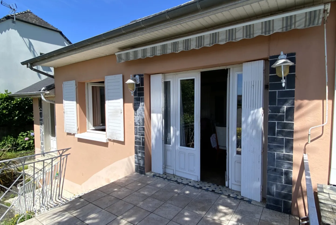 Maison T5 à vendre à Monein-Centre avec jardin et vue Pyrénées 