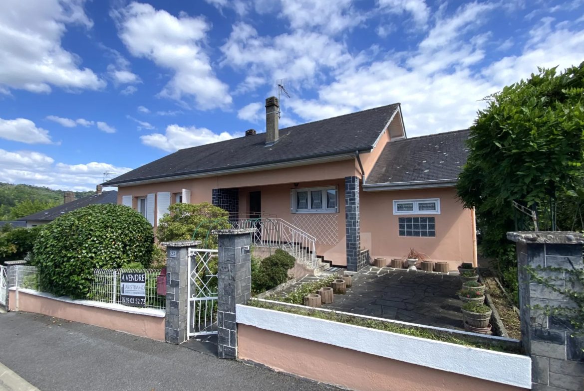 Maison T5 à vendre à Monein-Centre avec jardin et vue Pyrénées 