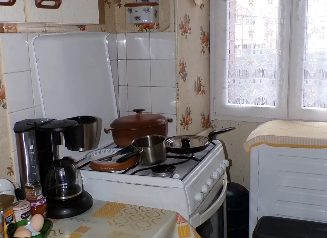 Maison avec deux appartements indépendants à Ainay-le-Château 