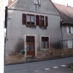 Maison avec deux appartements indépendants à Ainay-le-Château