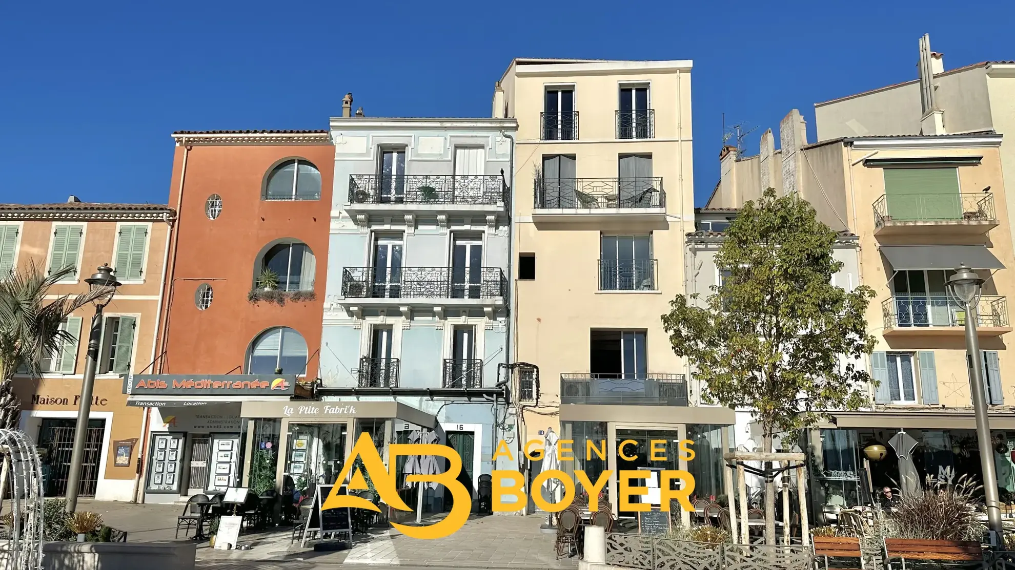 EXCLUSIVITE SANARY SUR MER - APPARTEMENT 2 PIECES FACE AU PORT 