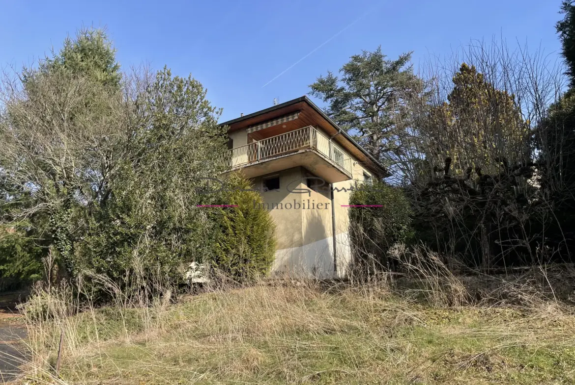 Maison à rénover en centre d'Amplepuis - Grand terrain, proche gare ! 