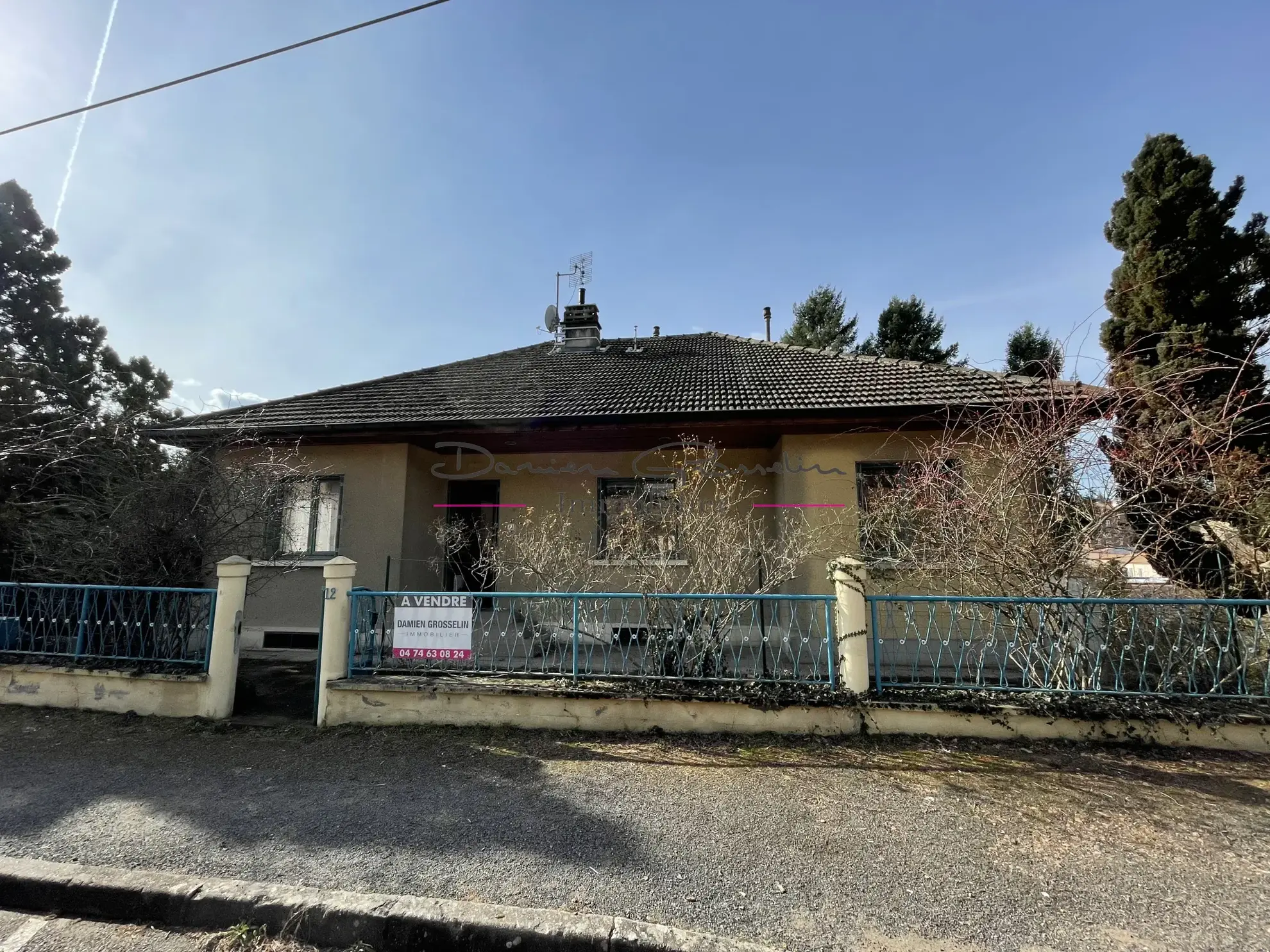 Maison à rénover en centre d'Amplepuis - Grand terrain, proche gare ! 