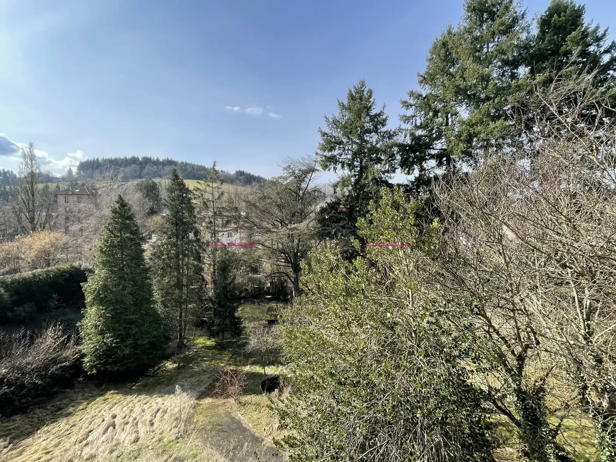 Maison à rénover en centre d'Amplepuis - Grand terrain, proche gare ! 