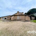 Maison d'architecte unique à Galgon avec grand terrain