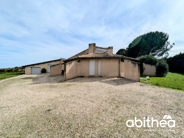 Maison d'architecte unique à Galgon avec grand terrain