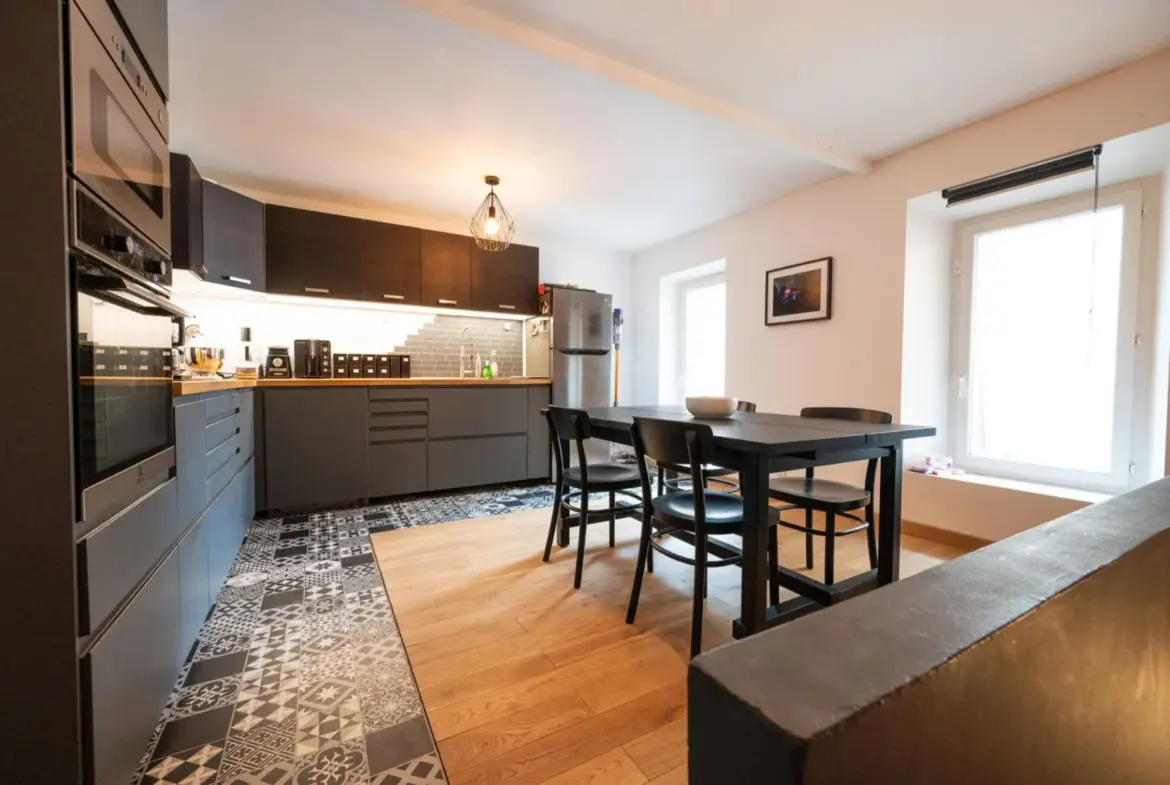 Vente appartement rénové Type 3 à Saint-Savournin - 235 000 € 