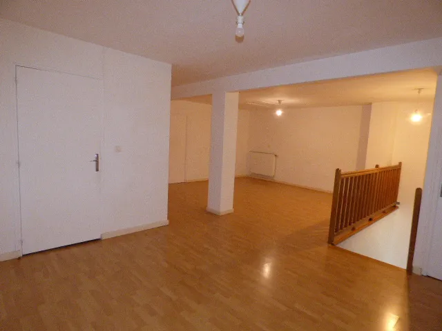 Maison rénovée à vendre à Void-Vacon - 190 m2 