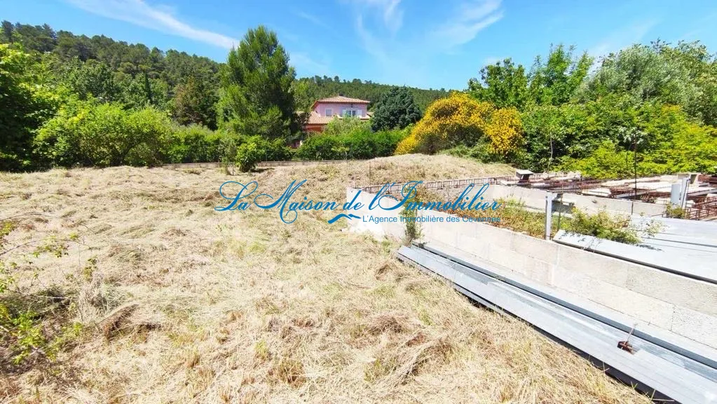 Vente de terrain constructible de 1200 m2 entre Quissac et Montpellier 