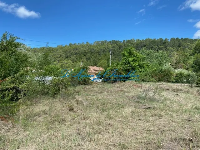 Vente de terrain constructible de 1200 m2 entre Quissac et Montpellier 