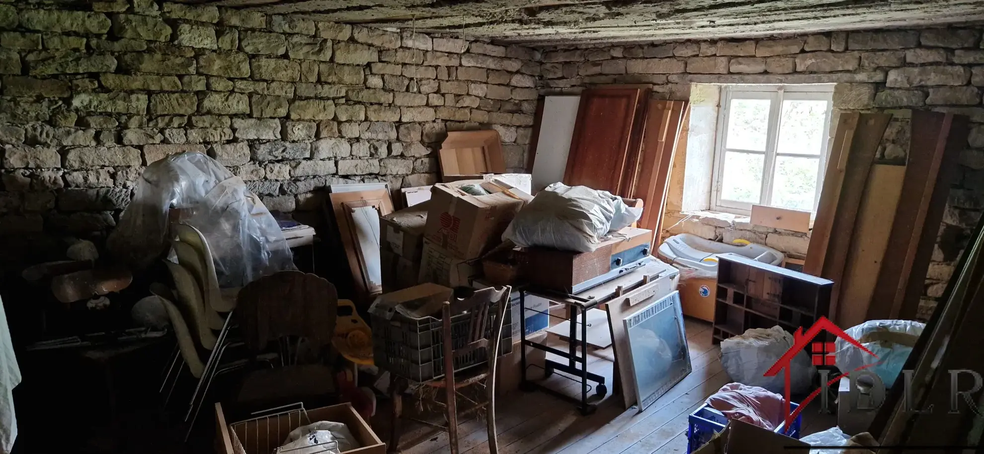 Charmante maison ancienne avec vues magnifiques à Chatillon sur Saône 