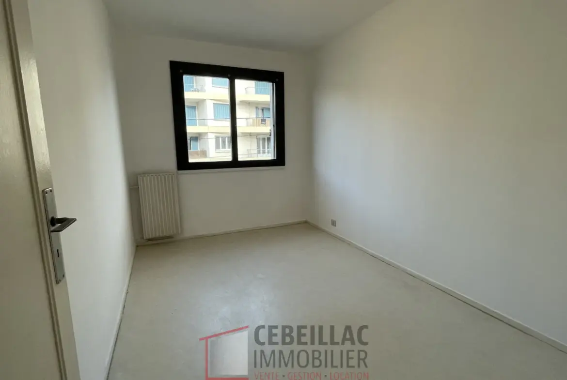 Appartement traversant de 78 m² à Clermont-Ferrand avec balcon et garage 