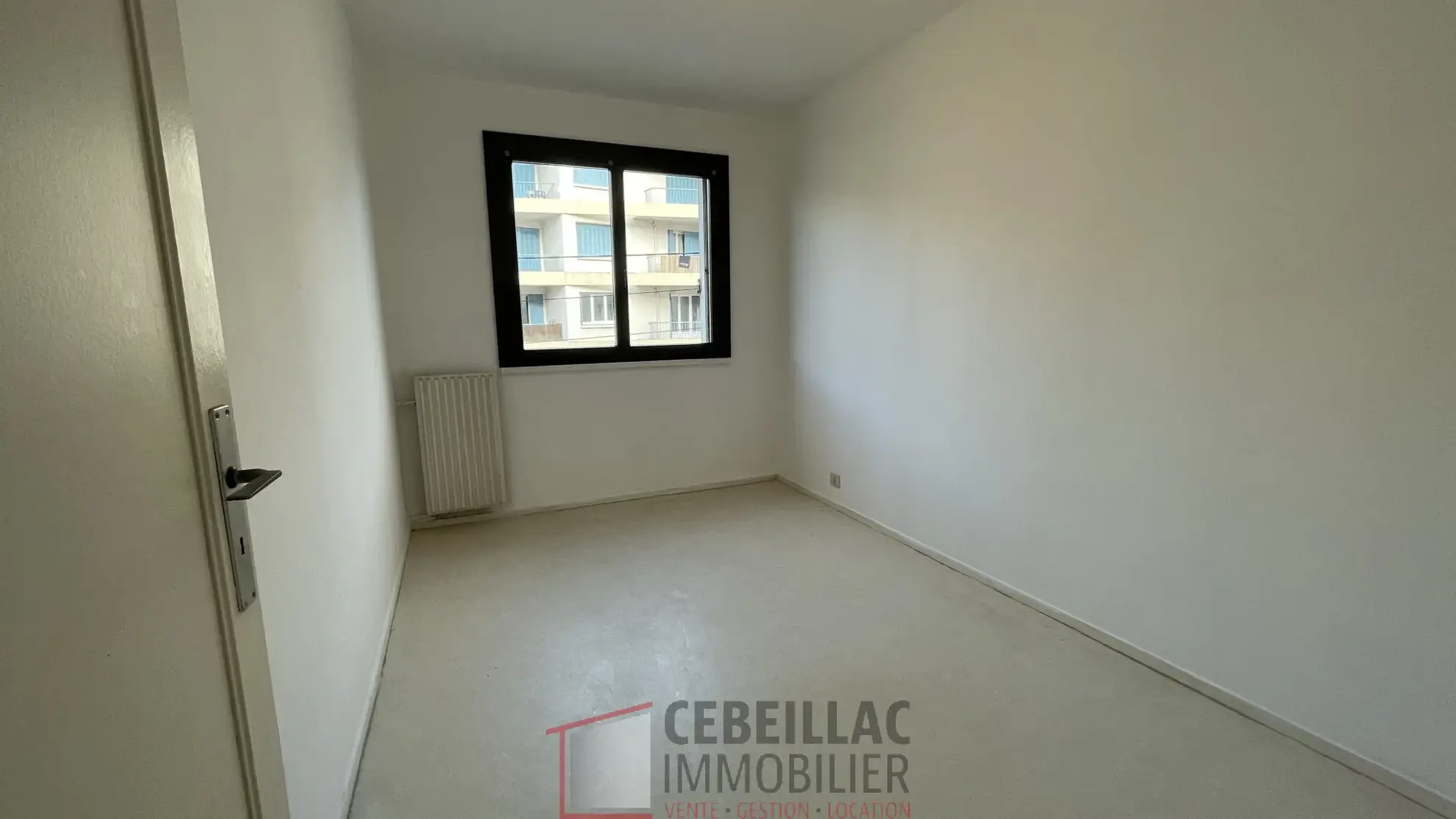 Appartement traversant de 78 m² à Clermont-Ferrand avec balcon et garage 