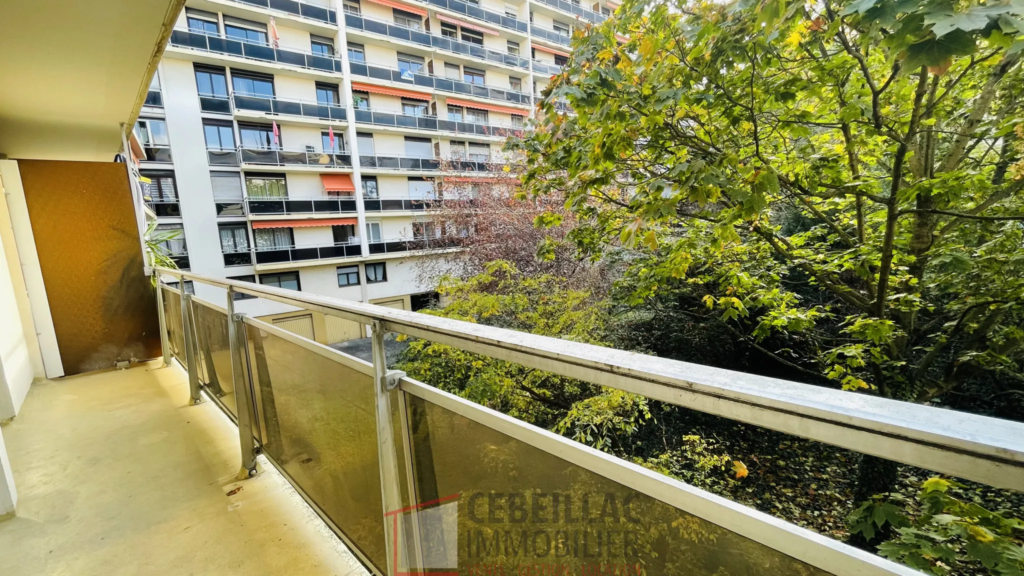 Appartement traversant de 78 m² à Clermont-Ferrand avec balcon et garage