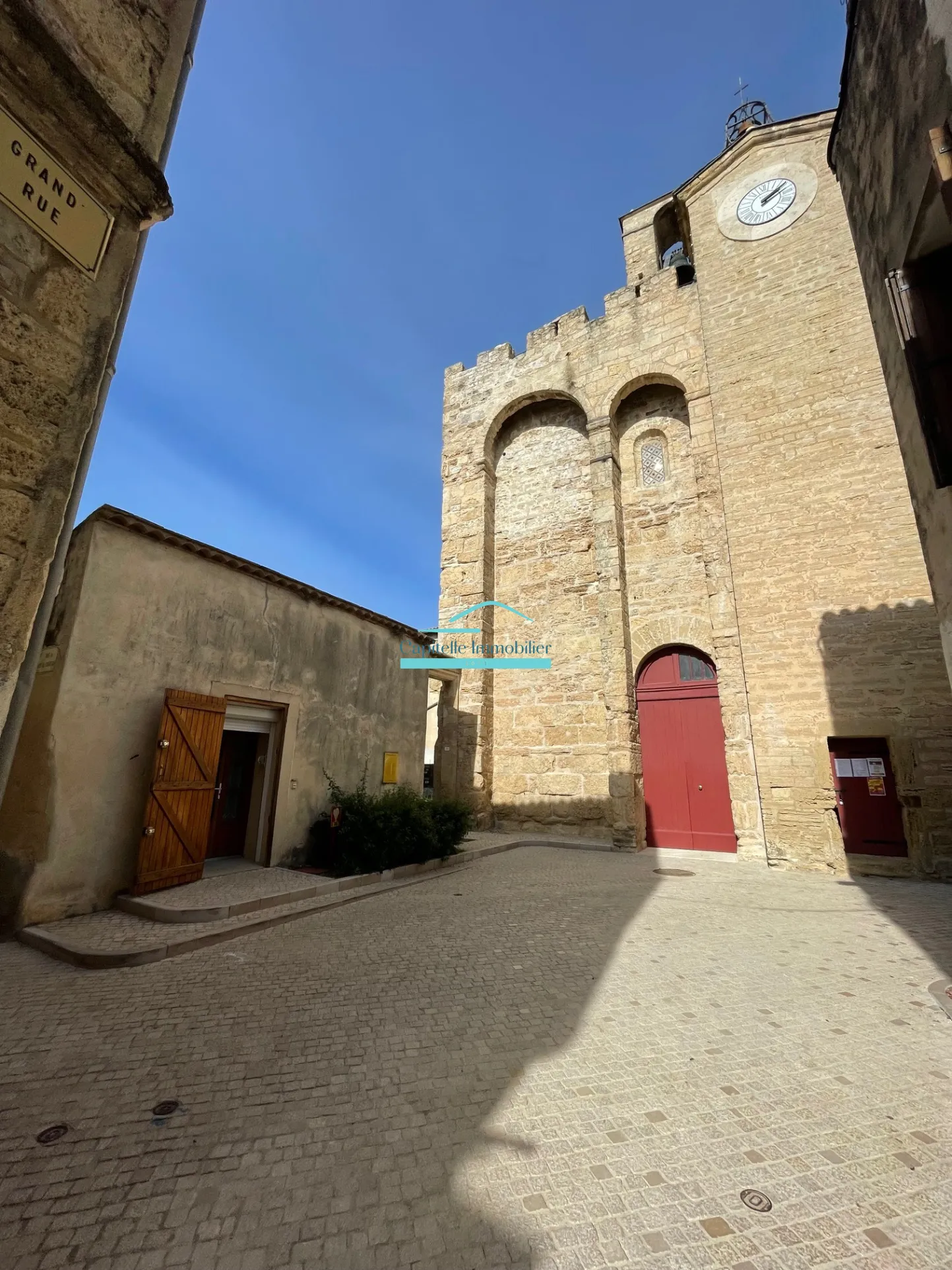 Maison de village à Vic-la-Gardiole avec 2 appartements loués 