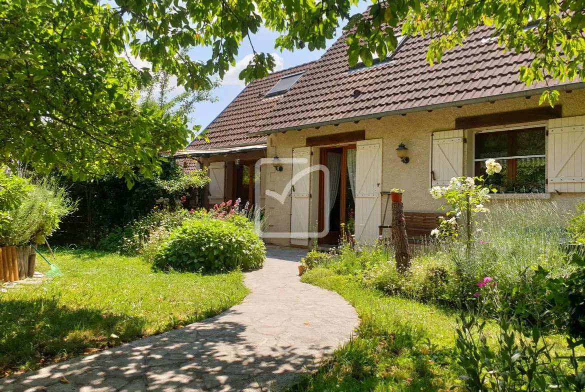 Charmante maison de 150 m² avec jardin à Cosnac 