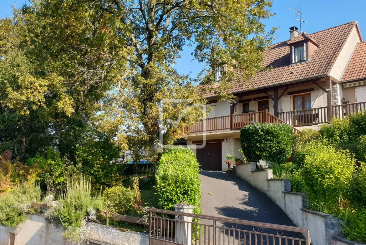 Charmante maison de 150 m² avec jardin à Cosnac 