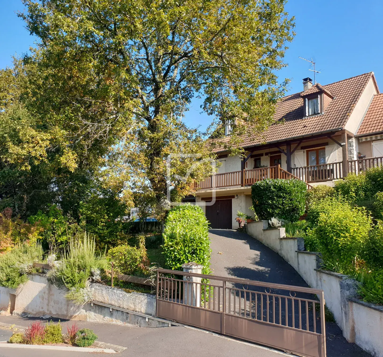 Charmante maison de 150 m² avec jardin à Cosnac 