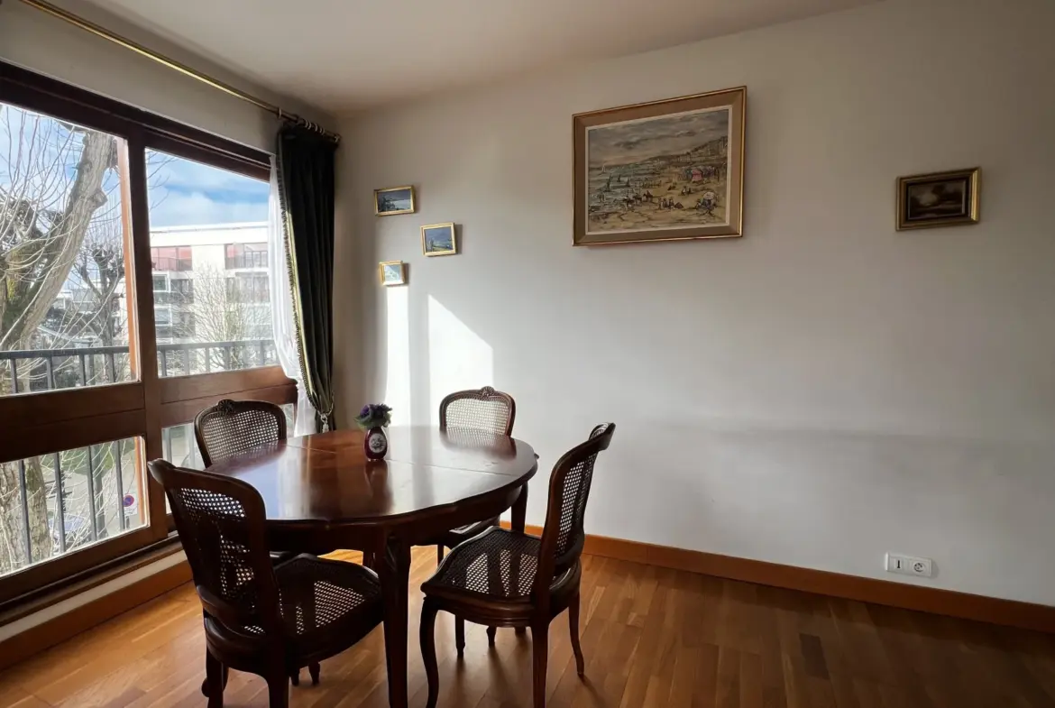 Appartement de 64 m² avec cave et box à Le Chesnay 