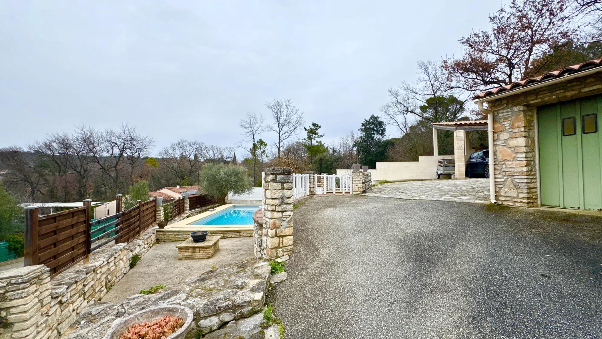 Villa de plain-pied avec piscine et vue à Mondragon 