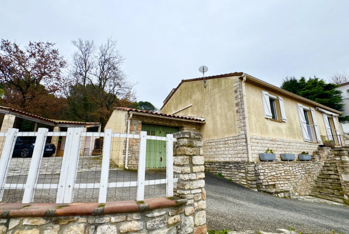 Villa de plain-pied avec piscine et vue à Mondragon 