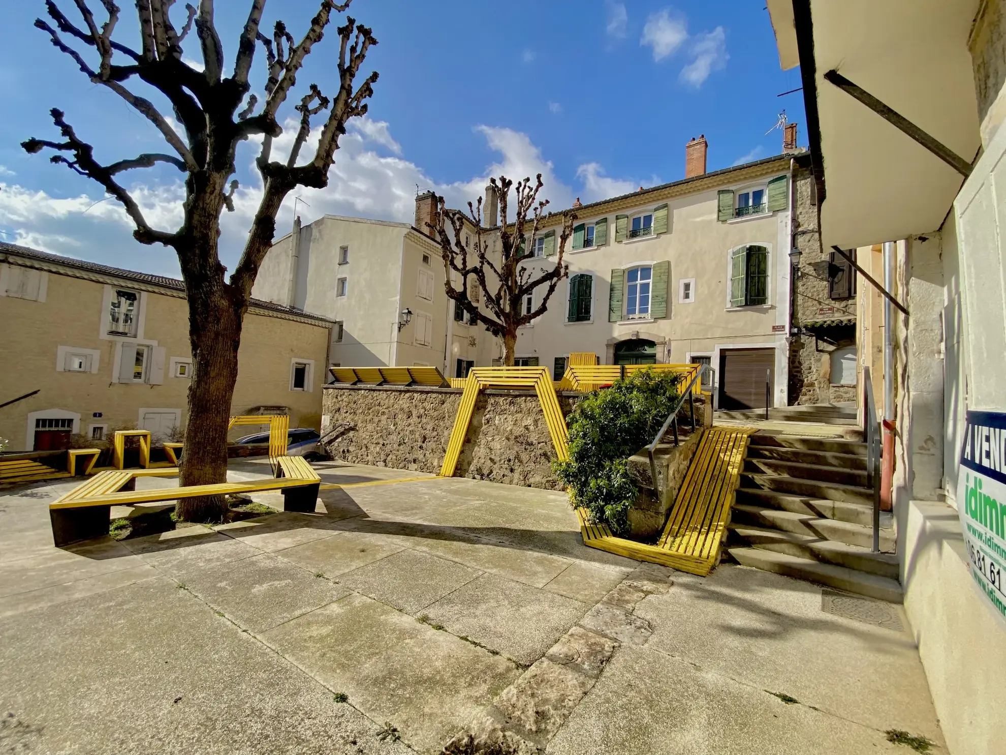 Appartement à rénover en rez-de-chaussée lumineux avec cave à Annonay 