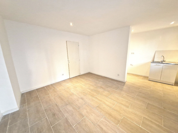 Appartement Rénové à Toulon - 23 m² au rez-de-chaussée