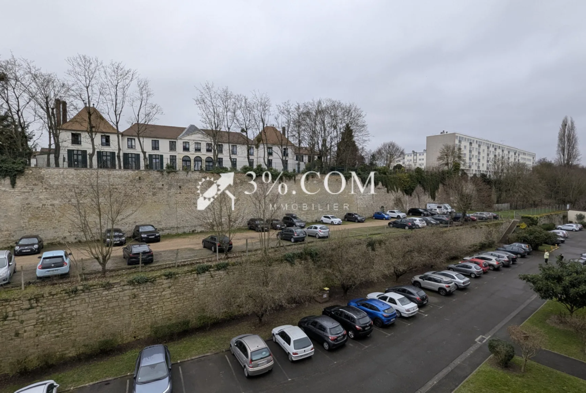 Appartement 3 pièces au dernier étage avec gardien à Carrières-sous-Poissy 