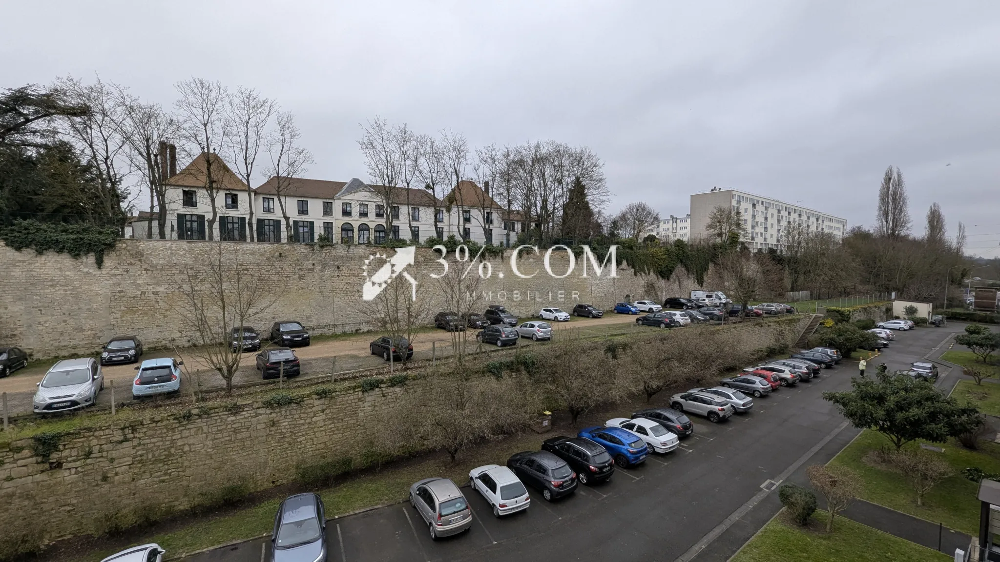 Appartement 3 pièces au dernier étage avec gardien à Carrières-sous-Poissy 