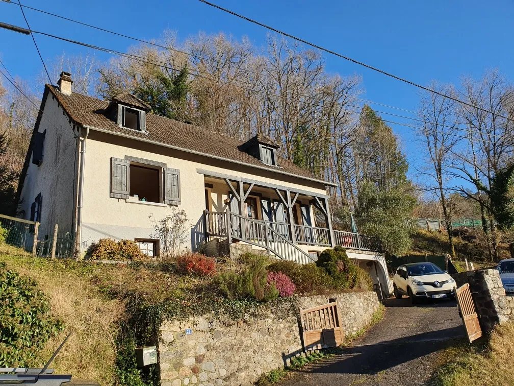 Maison familiale avec 5 chambres près du centre d'Argentat-sur-Dordogne 