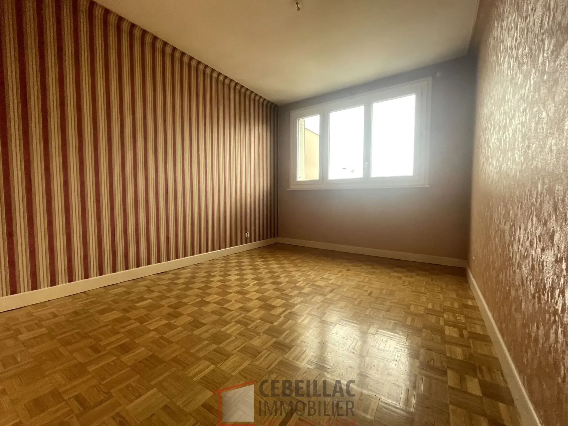 Bel appartement T4 de 90 m² à Clermont-Ferrand, dernier étage avec vue 