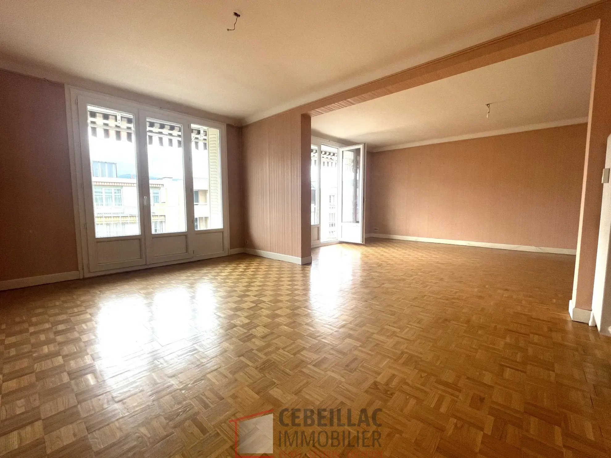 Bel appartement T4 de 90 m² à Clermont-Ferrand, dernier étage avec vue 