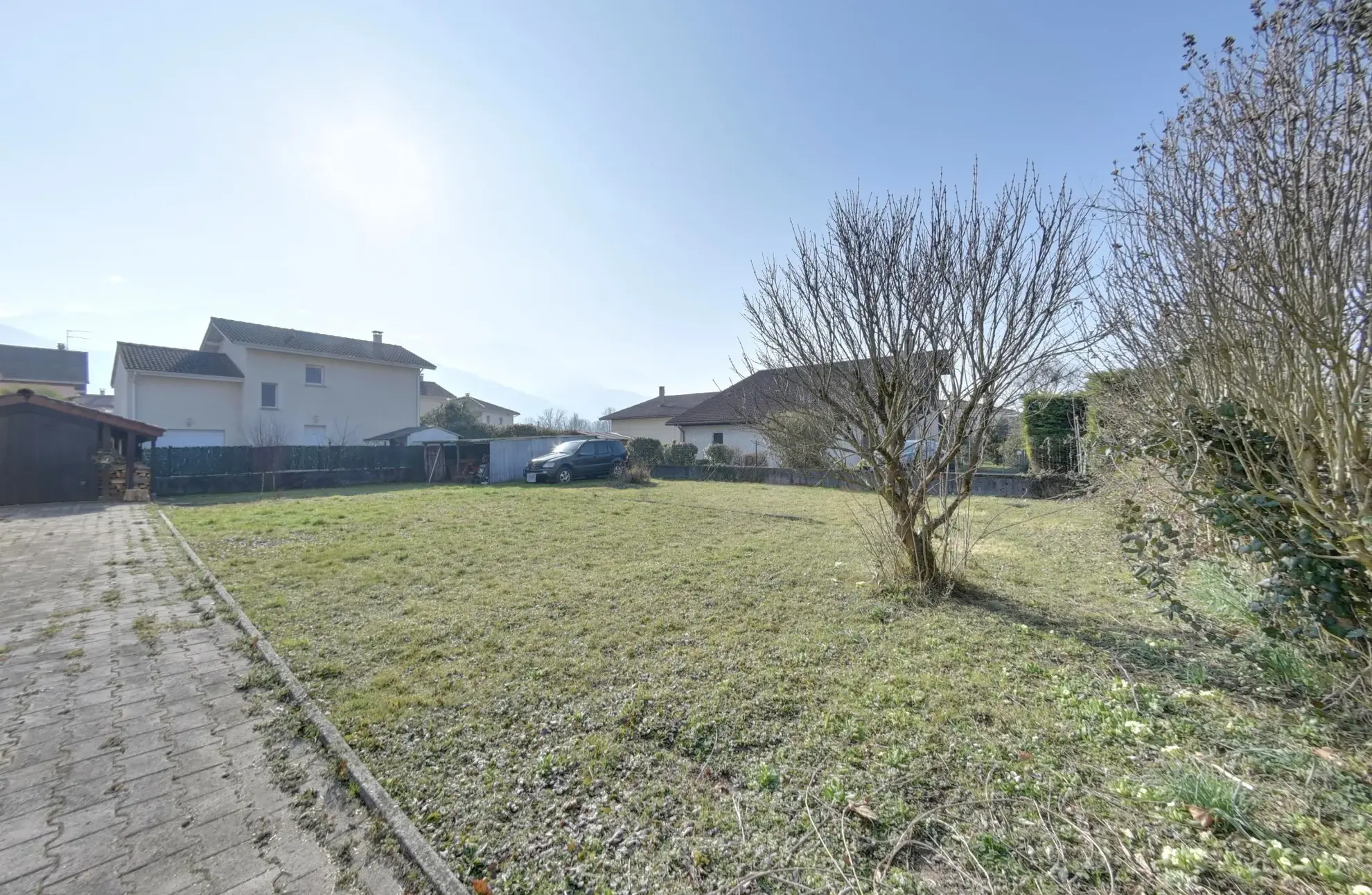 Terrain Constructible à Vendre à Crolles - 390 m² avec Permis de Construire 