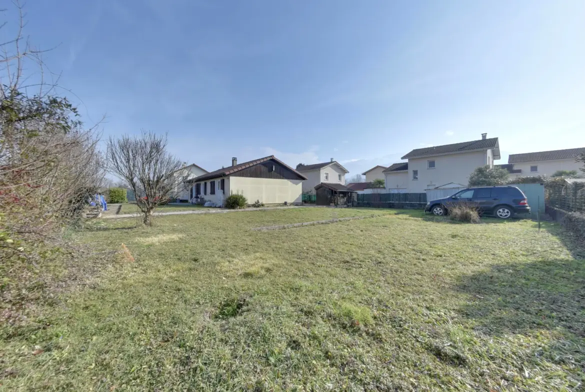 Terrain Constructible à Vendre à Crolles - 390 m² avec Permis de Construire 