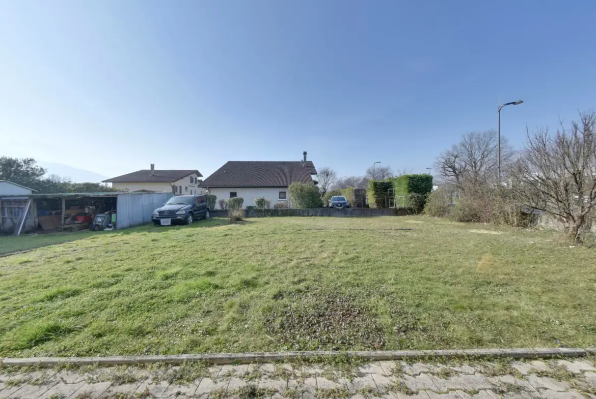 Terrain Constructible à Vendre à Crolles - 390 m² avec Permis de Construire 